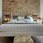 Red House 4* Potenza Picena