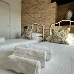 ゲストハウス Red House ポテンツァ・ピチェーナ