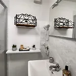 Red House 4* Potenza Picena