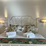 ゲストハウス Red House ポテンツァ・ピチェーナ
