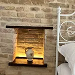 ゲストハウス Red House ポテンツァ・ピチェーナ
