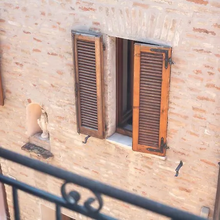 Red House 게스트하우스 포텐차 피체나