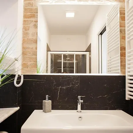 Pensión Red House Potenza Picena