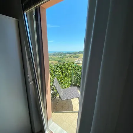 Red House Pensión 4*