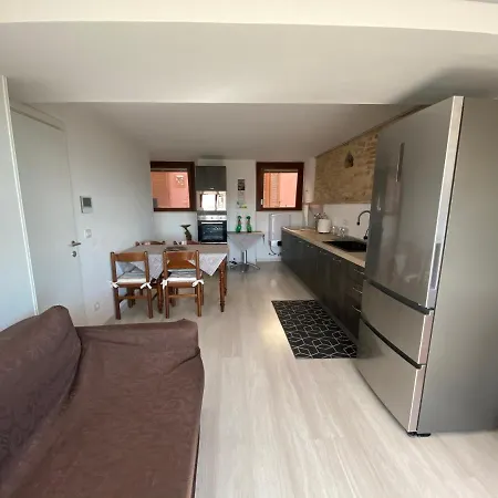 Red House 4* 포텐차 피체나