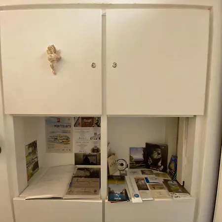 Red House Pensión 4*