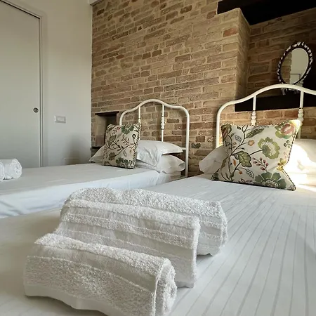 بيت ضيافة Red House بوتنزا بيسينا