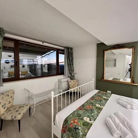 Red House 4* بوتنزا بيسينا