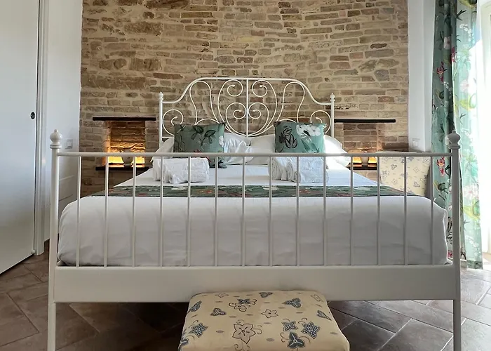 Red House 4* Potenza Picena