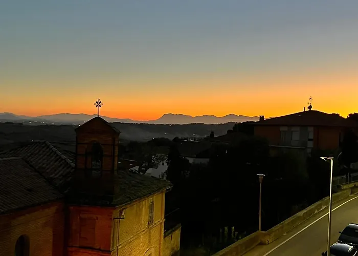 Red House Potenza Picena