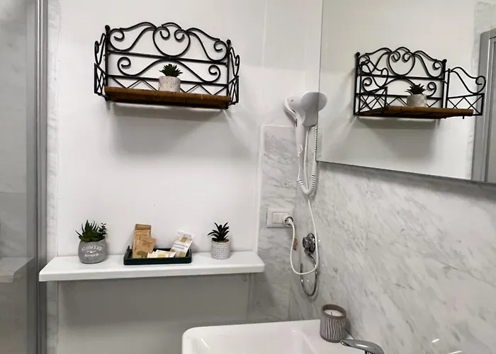 Red House 4* Potenza Picena