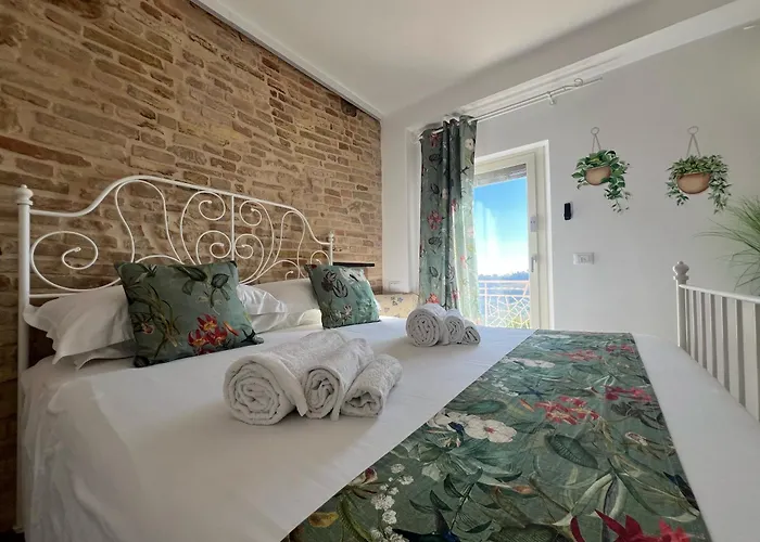 Red House Potenza Picena