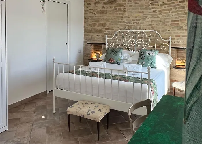 Red House 4* Potenza Picena